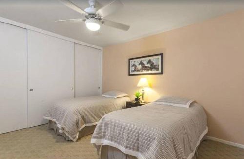 Palm Desert House | Private Country Club Condo on awesome golf course!