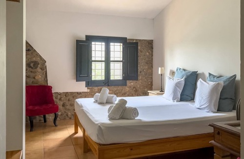 Crespia Cottage | Private Country house Hostal Nou in Crespià with pool