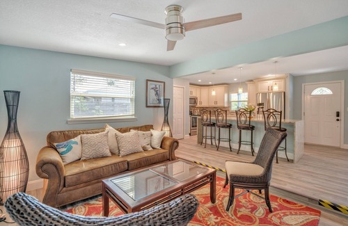 South Sarasota House | Private Cozy Sarasota Home 3 Bedroom Home by RedAwning