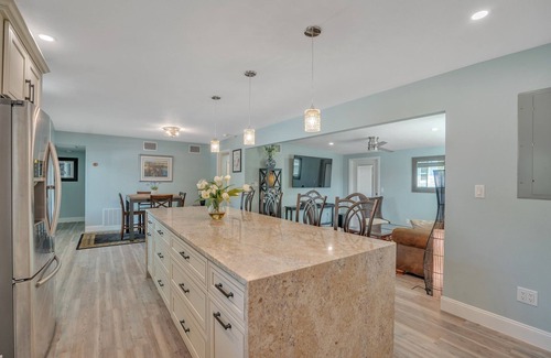 South Sarasota House | Private Cozy Sarasota Home 3 Bedroom Home by RedAwning