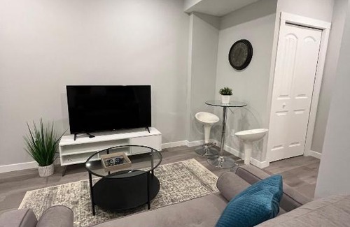 Southwest Calgary House | Private Cozy Secondary Suite, 2 Bedrooms, Separate Entrance