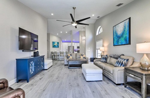 Apollo Beach House | Private Dock and Saltwater Pool Apollo Beach House