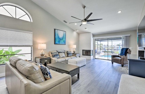 Apollo Beach House | Private Dock and Saltwater Pool Apollo Beach House