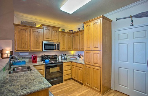 Log Cabin House | Private Dock & Fire Pit: Cedar Creek Lake Home