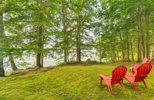 Sidney House | Private Dock on Messalonskee Lake Cozy Cottage!