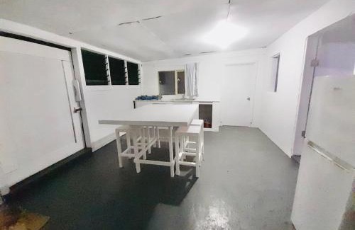 Fua'amotu House | Private Double Room - Airport Cottage