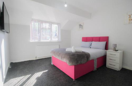 Bilston House | Private En-Suite With Free Wi-Fi & Parking in Wolverhampton