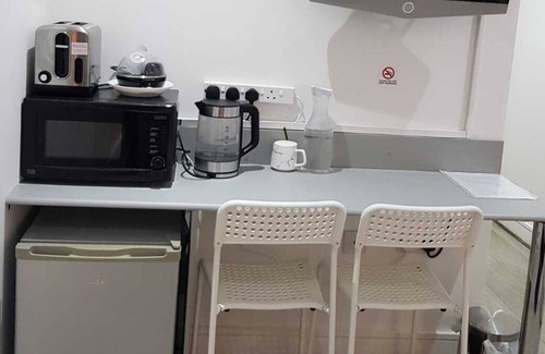 Heath House | Private En-suite with Free Parking and Breakfast A