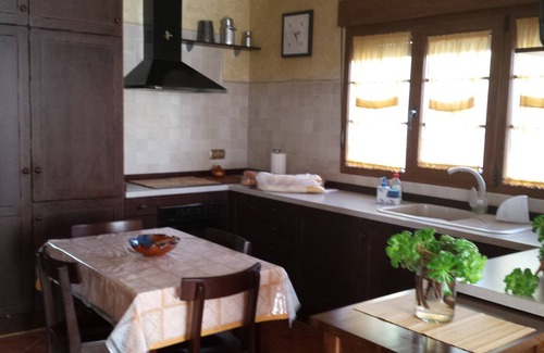 Las Navas Del Marques Ski Chalet | Private garden and pool, barbecue. Nature with charm