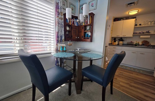 Fayetteville Cottage | Private Guesthouse with Garage, Pool, Deck and Hot Tub in Fayetteville/Syracuse