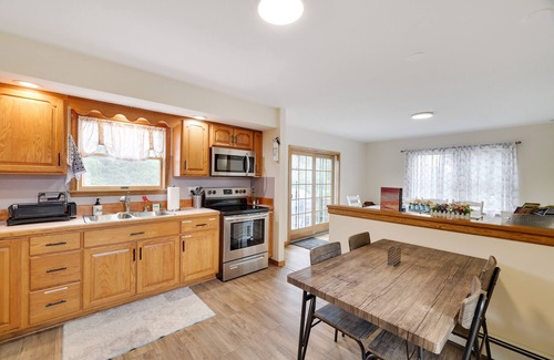 Stroudsburg House | Private Heated Pool/Hot Tub/Huge Game Room/Sauna/Fire Pit/Huge Yard/3300 sq ft!