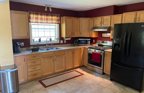 Belfast House | Private Home Sleeps 12 with AMAZING views of water, the bridge & town of Belfast