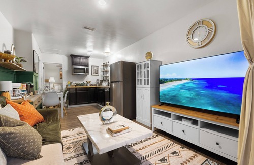 Valencia Park House | Private Home w King Bed, Hot Tub, Parking 1BR/1Bth