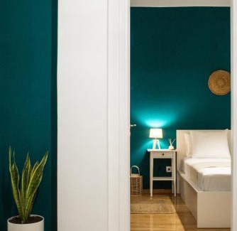 Koukaki Apartment | Private Jacuzzi & Acropolis View - The Athenian Loft