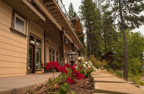 Loon Lake House | Private lake house on Deer Lake