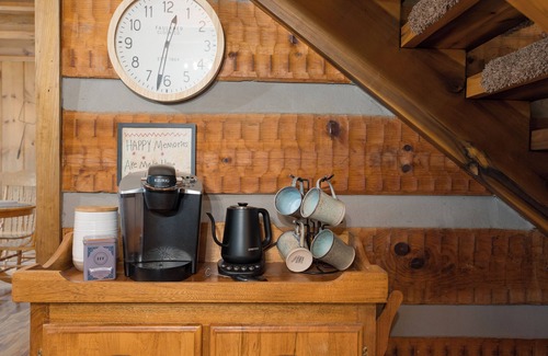 Lucas Cabin | Private Lakeview Rustic Cabin on Barren River Lake -40 min from Beech Bend + WKU