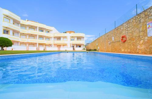 Guia Apartment | Private large terrace facing the swimming pool