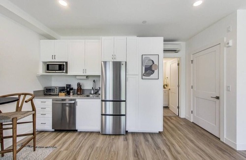 Adams Point Apartment | Private Luxury Studio in Lake Merritt