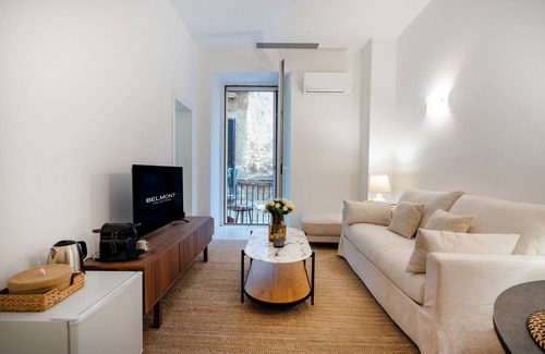 Bari City Centre Apartment | Private Luxury Suite in Bari Center