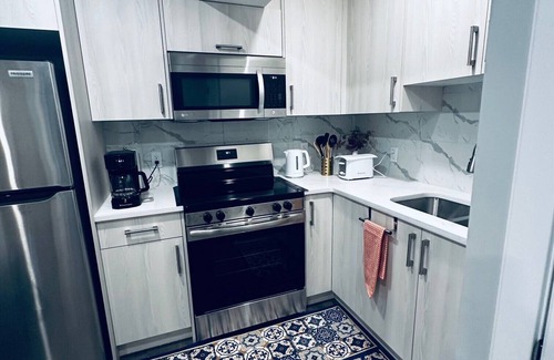 Evanston Apartment | Private Modern 2-BR Walkout Suite-Cozy Quiet and Fully equipped in Calgary, NW
