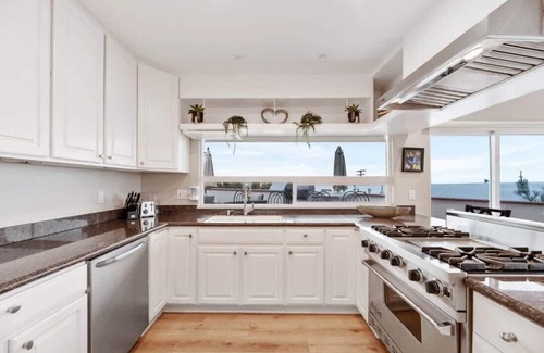 La Jolla Mesa House | Private Oasis in La Jolla