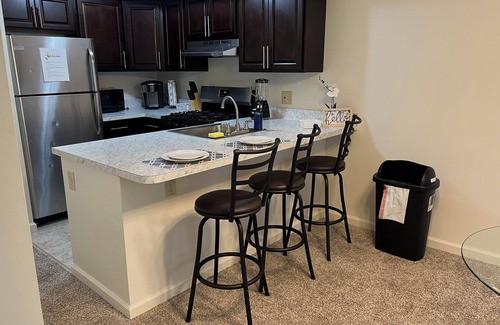 Grenloch Apartment | ✭ Private One Bedroom ✭ Minutes from Center City ✭ Ideal for Long Stays ✭