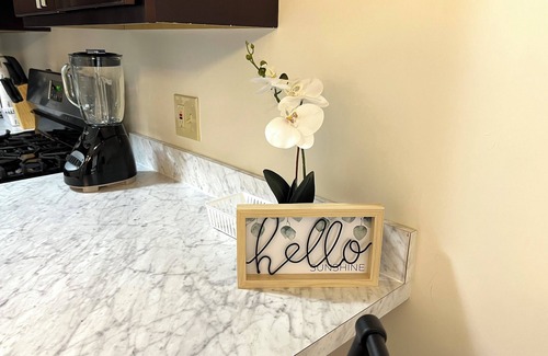 Grenloch Apartment | ✭ Private One Bedroom ✭ Minutes from Center City ✭ Ideal for Long Stays ✭