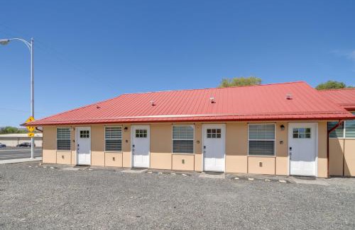 Soap Lake Apartment | Private Patio, Steps to Lake Soap Lake Studio!