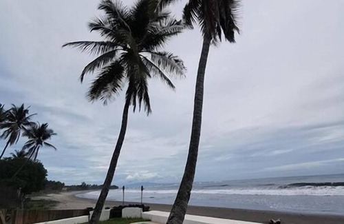 Llano de Los Patos Villa | Private Pool and Beachfront in Playa Maculis, El Salvador