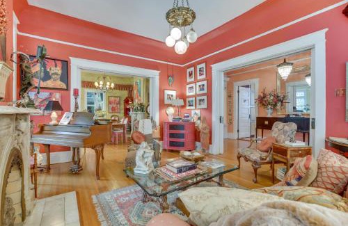 New Orleans House | Private Pool and Backyard Lavish New Orleans Haven!