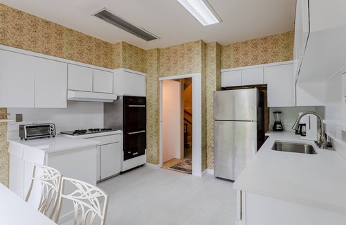 Highlands House | Private Pool and Grounds with 4 Bedroom Family House with Home Office for You