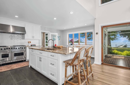 Royal Oak House | Private Pool and Waterfront for the Whole Crew