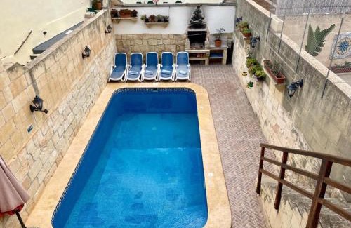 Ghajnsielem Villa | Private Pool Luxe Villa