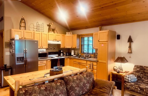 Mercer Cabin | Private & Quaint Cabin in Mercer. Close To Town With Many Northwoods Amenities.