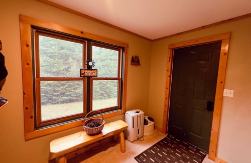 Mercer Cabin | Private & Quaint Cabin in Mercer. Close To Town With Many Northwoods Amenities.