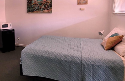 Davis House | Private Queen Bed with Cable