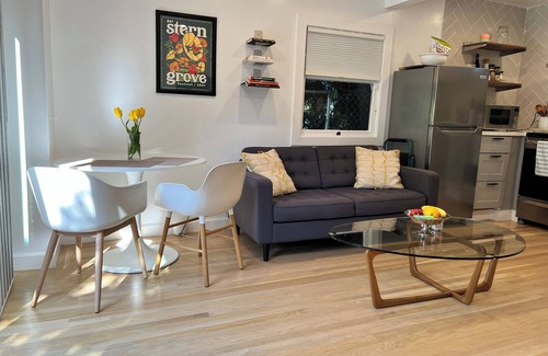 Piedmont Cottage | Private, remodeled cottage with modern amenities in desirable Crocker Highlands