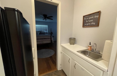 Woodway Apartment | Private retreat minutes from all Waco has to offer