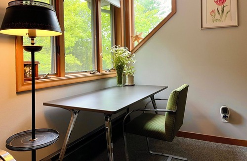 Harwinton House | Private Room/Sunny/Clean/Peace/SelfCheckIn