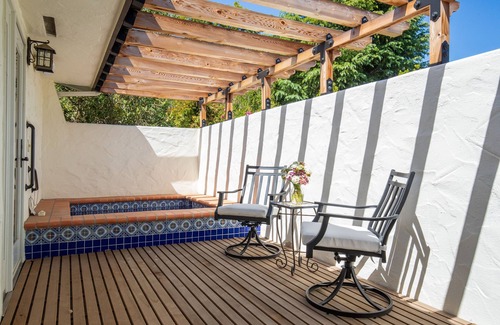 Solvang House | PRIVATE ROOM w/Private Gated Jacuzzi & Garden in Downtown Los Olivos Escape