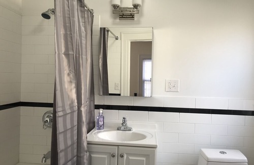 Queens House | Private room with new modern furniture, all included