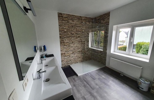 Ranst House | Private Room with shared spaces