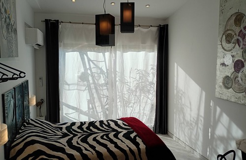 Cabries Bed & Breakfast | Private room with shower in Cabriès