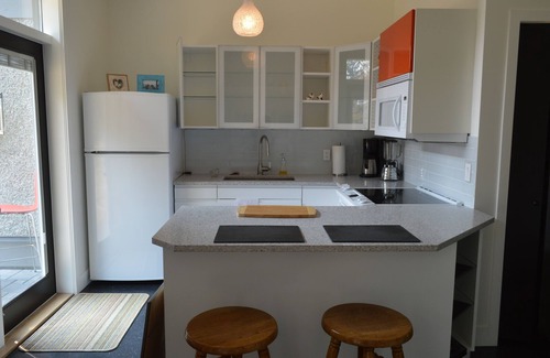 Victoria House | Private Setting/Suite in Home/Wifi/Self Check In/Out/Nature