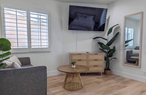 Simi Valley Apartment | Private studio centrally located