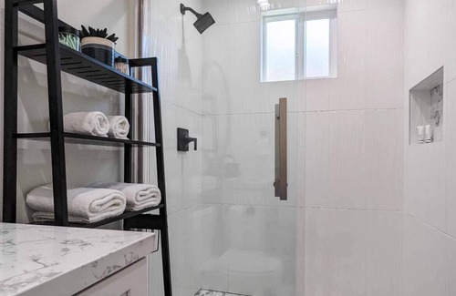 Simi Valley Apartment | Private studio centrally located