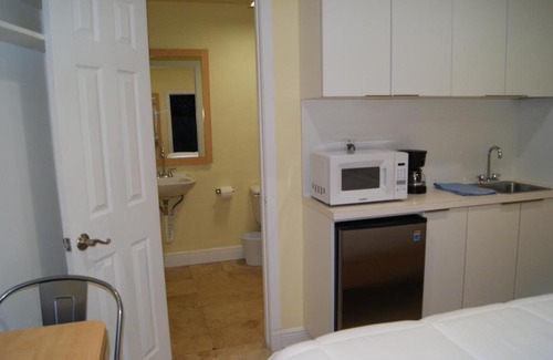 Miami Gardens House | Private Studio two miles from Hard Rock Stadium