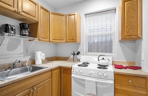 Graduate Hospital Apartment | Private Studio w/Cozy Yard