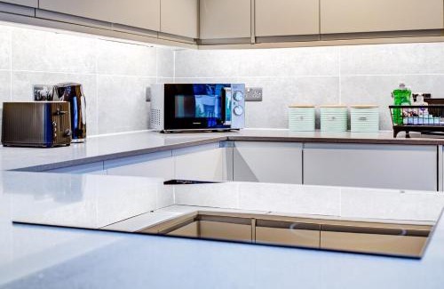 Cann Hall Apartment | Private & Stylish 2 bedroom London Apartment