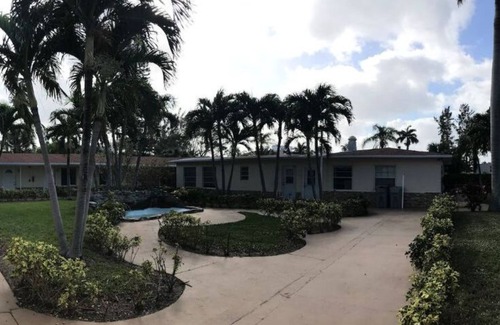 Santa Barbara Estates Apartment | Private Suite # 11, five minutes walk to beach